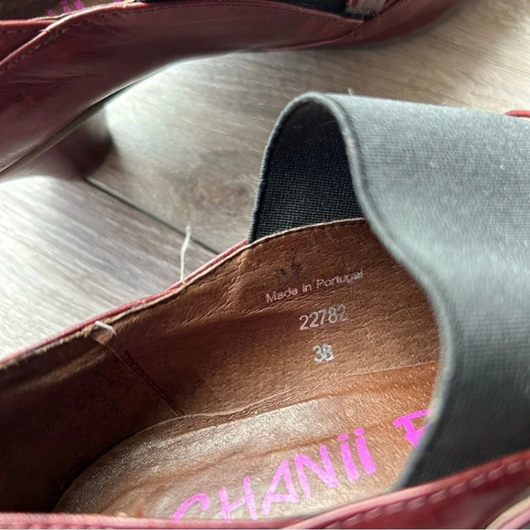 Chanii B Burgundy Pointed Toe Retro  Style Slip On Bootie - Picture 12 of 14